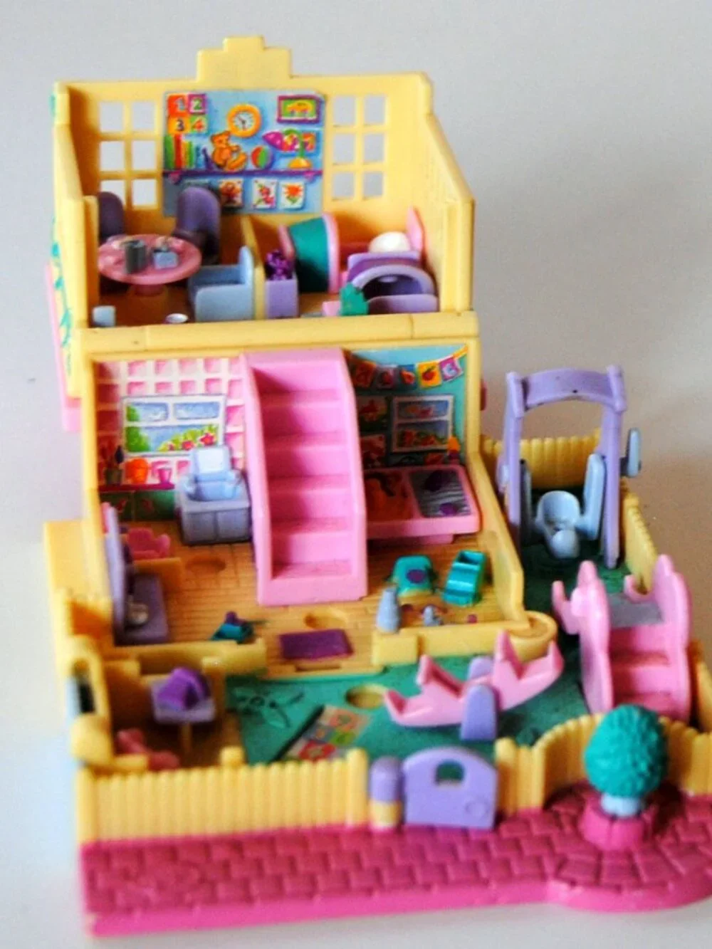 Vintage Bluebird Polly Pocket Pollyville Nursery School Playset Babies Complete